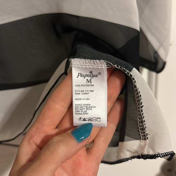 🗣️3 for 15! B&W striped tunic top - Picture 4 of 6